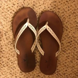 American Eagle flip flops